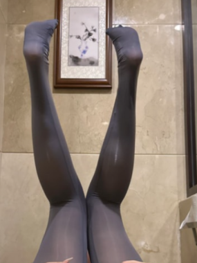 【微密圈】迷人的五姨太-开档连体[30P2V-215MB]